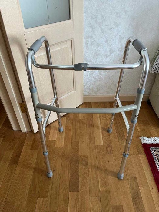 ходунки взрослые шагающие  Новые