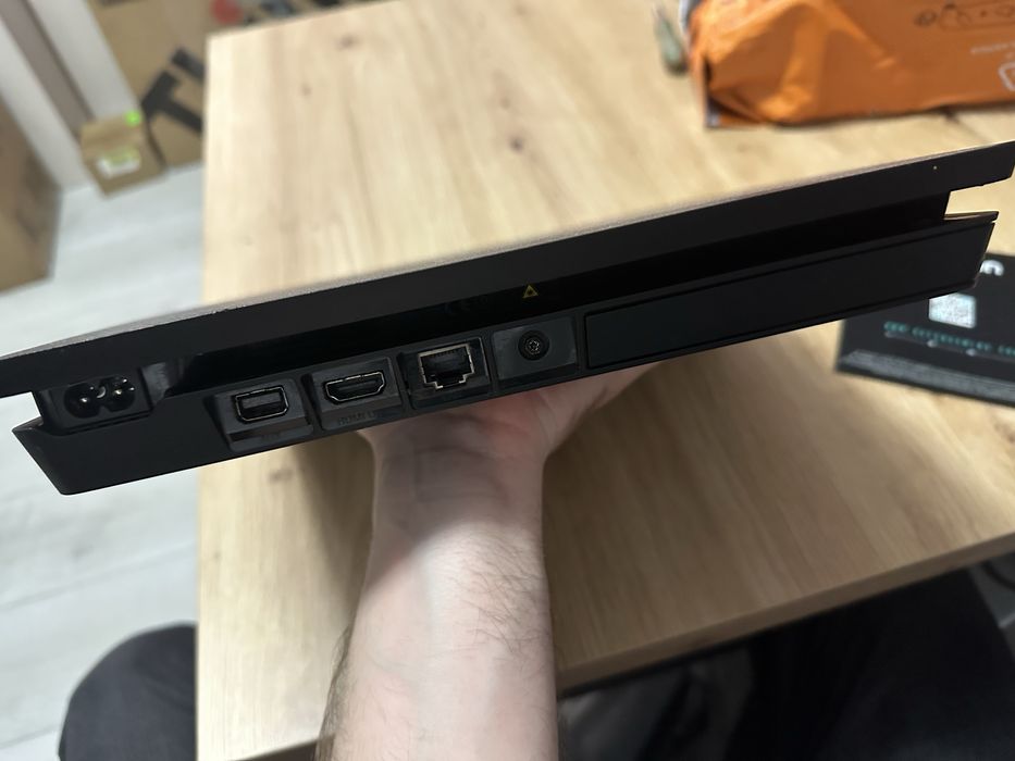 Playstation 4 Slim