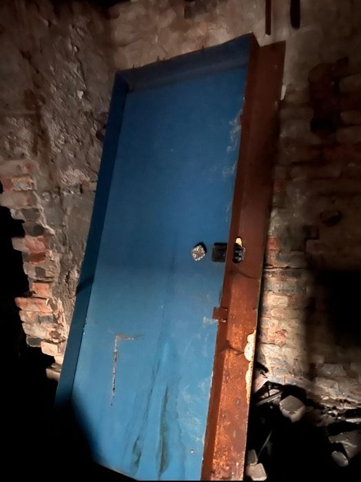 Продам Двери входные, металлические.