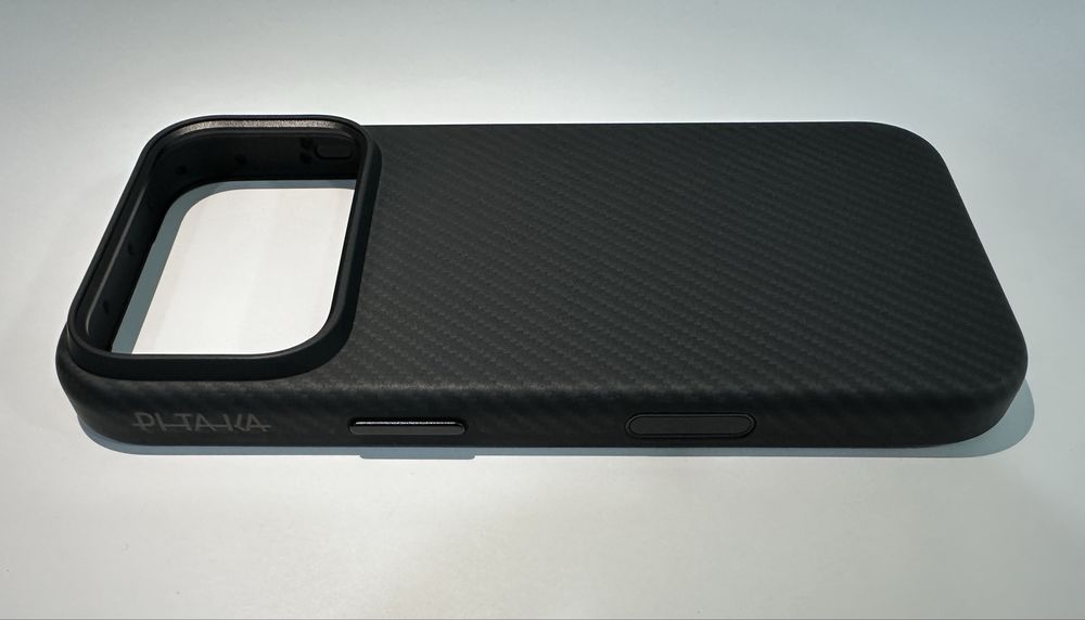 Pitaka Aramid UltraGuard case for 17 pro max