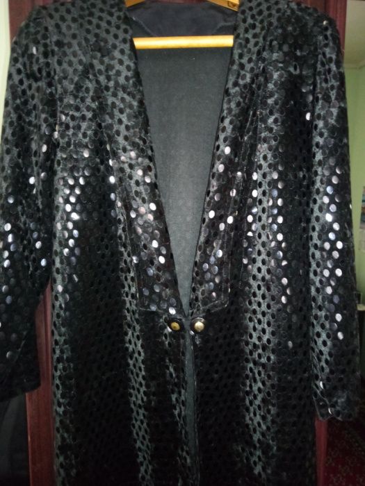 Продам модный костюм