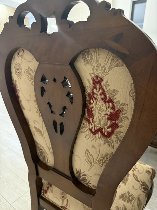 Scaune epoca cu model