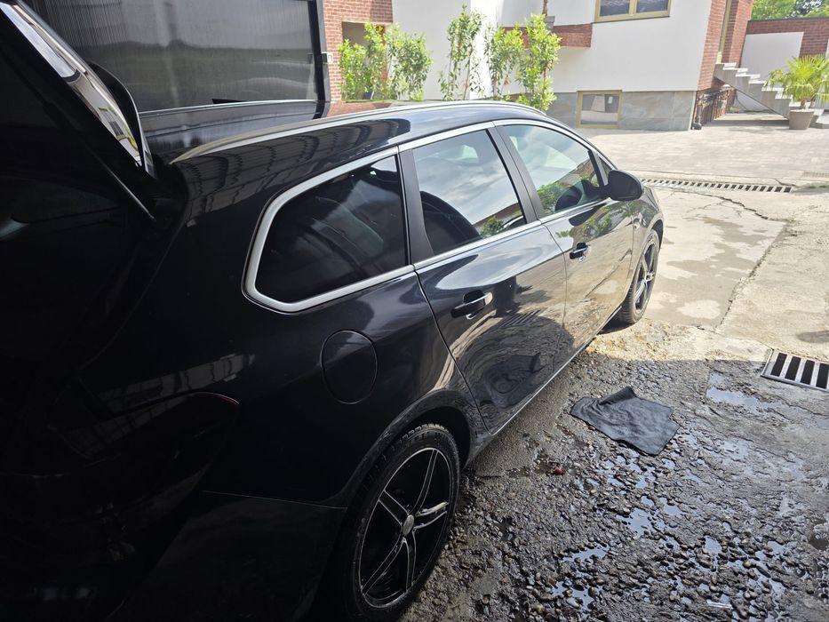 Opel Astra Sports Tourer 2015