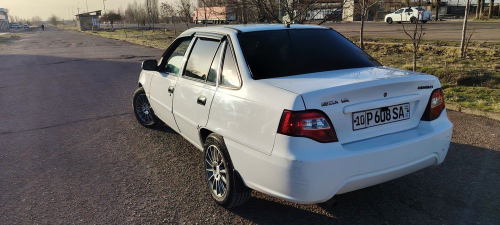 Nexia 2 sotiladi 2105