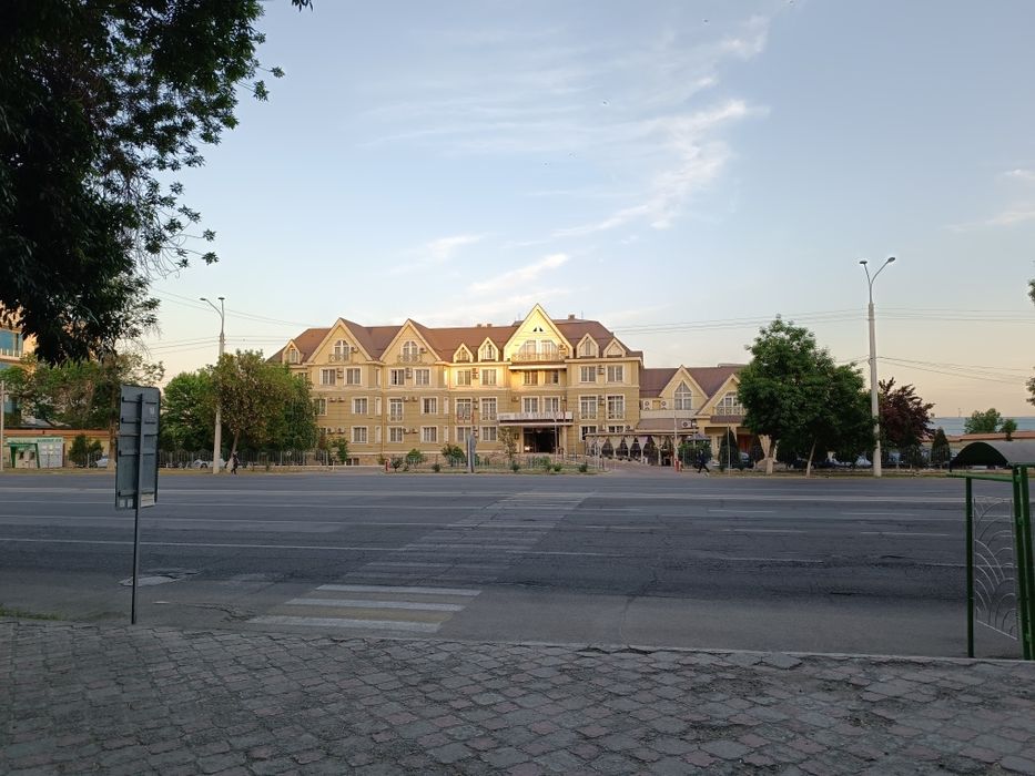 ул.Ш.Руставели №172 Школа Высокопотолочка 3\2\3 Средн. 75м2 Балкон 2х3