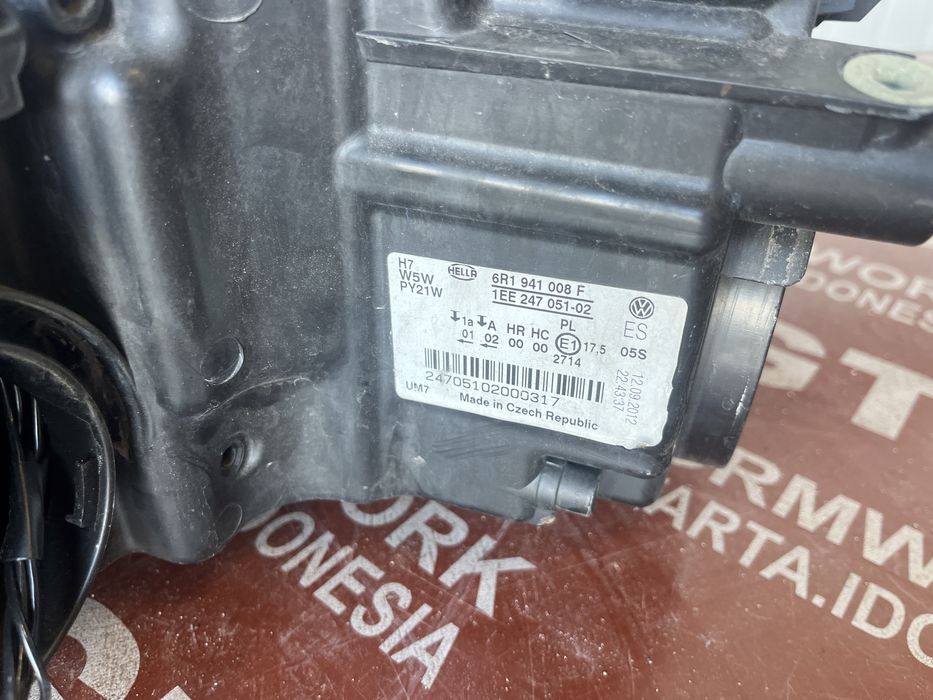 Фар VW Polo 09- ляв и десен