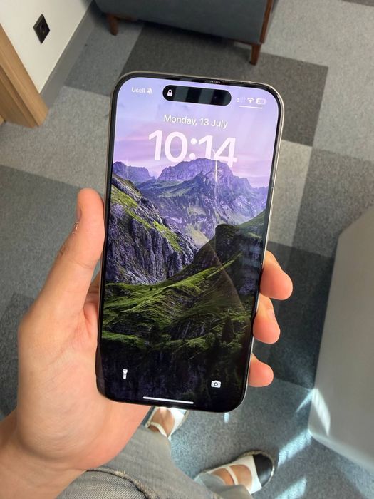 Iphone 15 pro ideal holatda