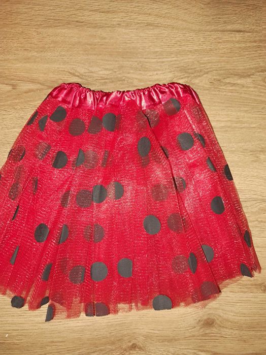 Fusta tutu rosie cu buline buburuza