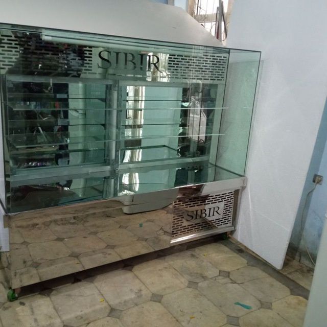 Холодильник витрина