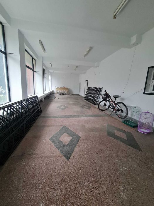 Дава се под наем Магазин в Търговище, Изток 1 - 120 кв.м за 510 € - Снимка #1