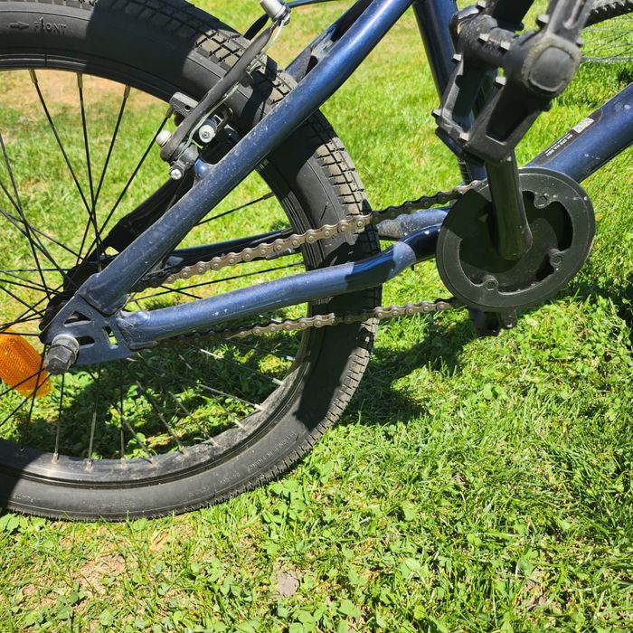 Bicicleta BMX aproape noua