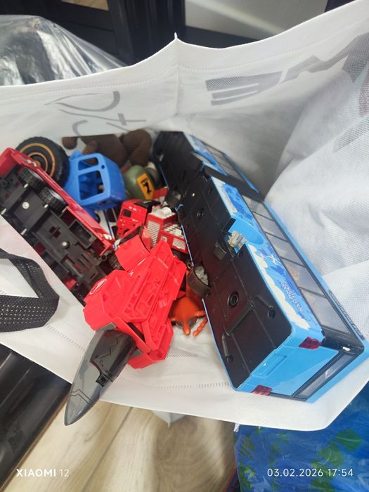 Детские вещи и игрушки