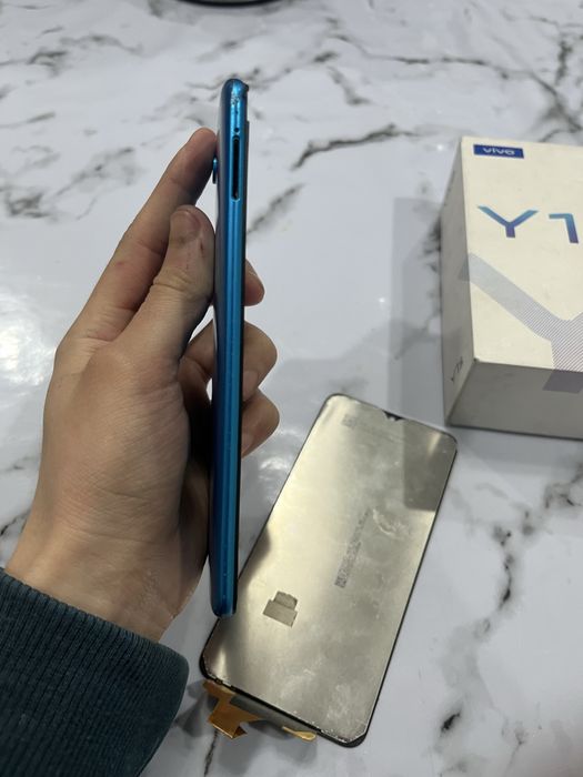 Продам vivo с каробкой