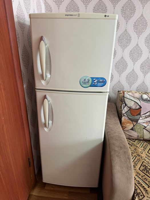 Продам холодильник