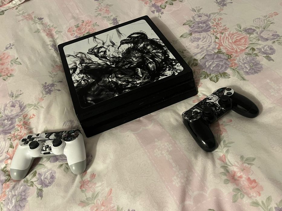 Продам PS4 Slim 1ТБ