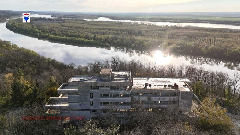 Продава се Хотел в Русе, Долапите - 2317 кв.м за 145 €/кв.м - Снимка #10