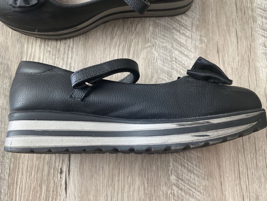 Продам туфельки для девочки