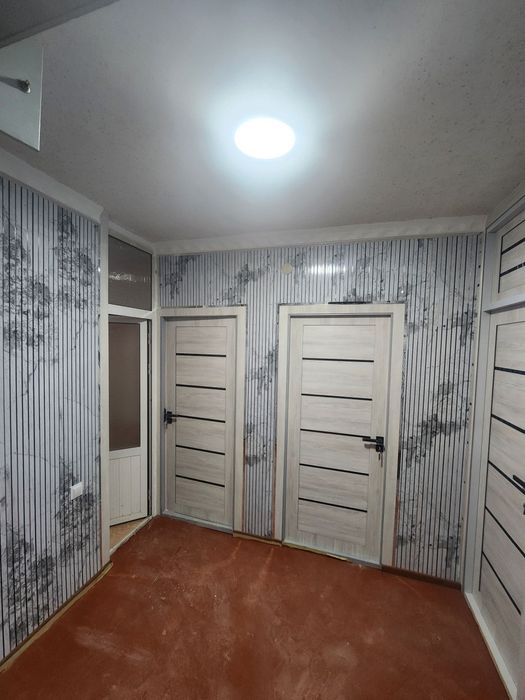 Зудлик билан сотилади 2 хона перд 3 х 4 этаж 77 серия Вокзал узгазоил