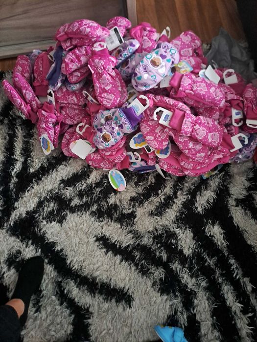 Manusi pentru copii disponibile 43 perechi