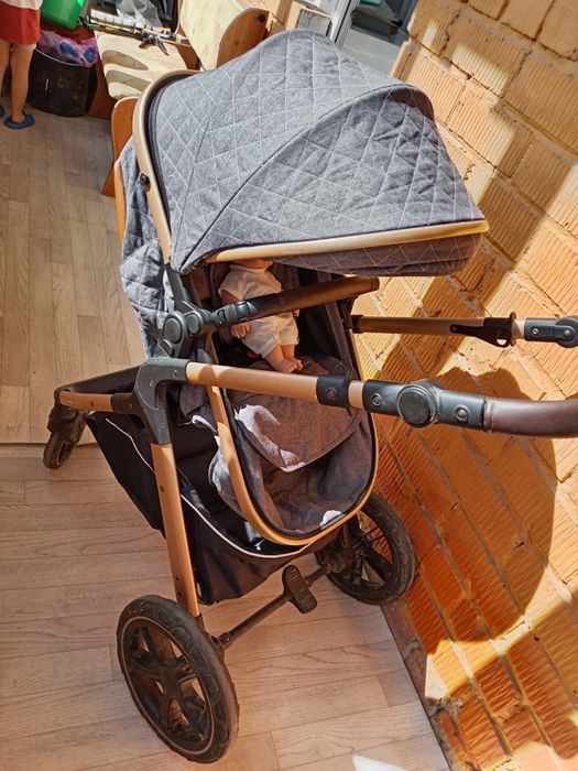 Коляска всесезонная