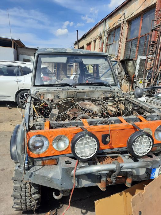 Dezmembrez Daihatsu Rocky motor BMW