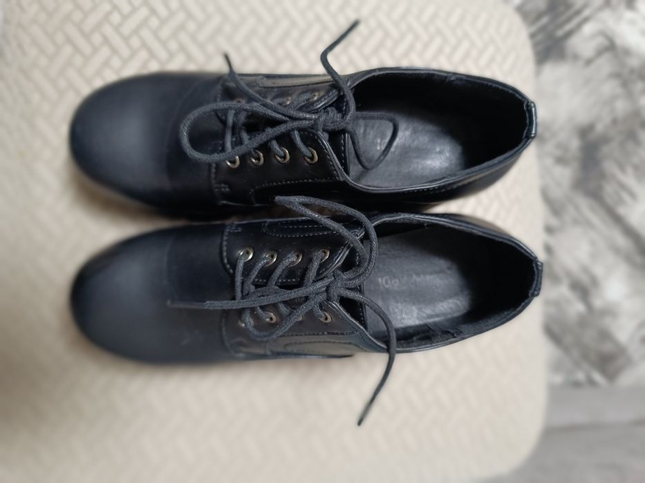 Продам полуботинки