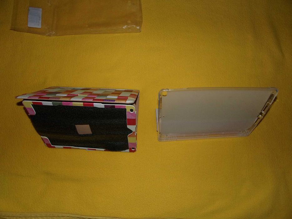 Huse IPAD tablete noi sigilate