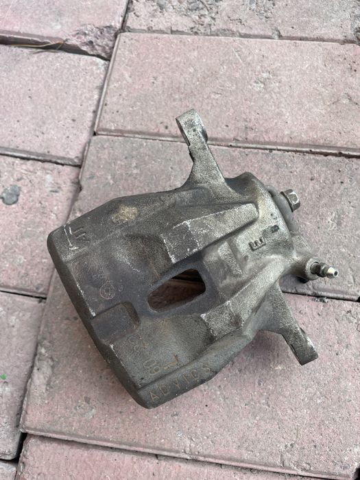 Тойота corolla 150 суппорт, колодка