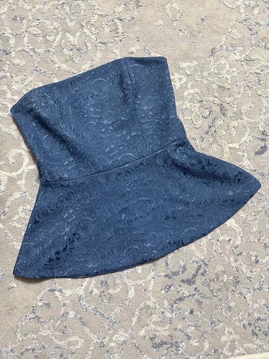 Продаю топ с баской