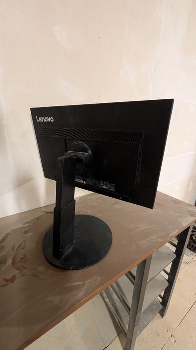 Vând monitor Lenovo Thinkpad