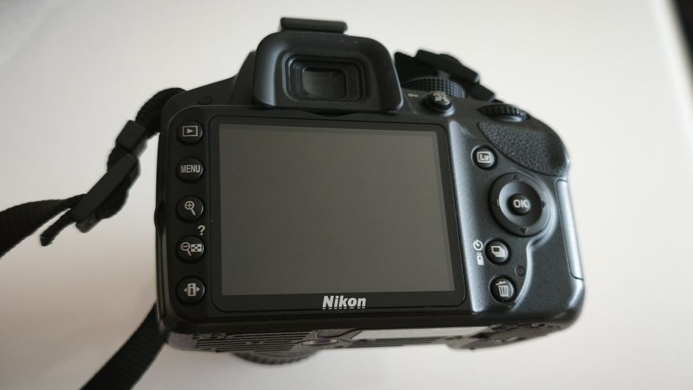 Nikon D3200 с обектив 18-55mm VR II