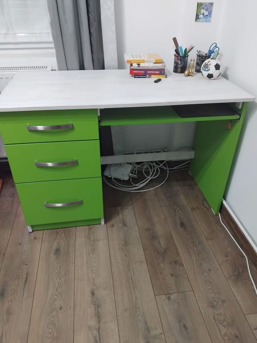 Birou - dimensiuni medii