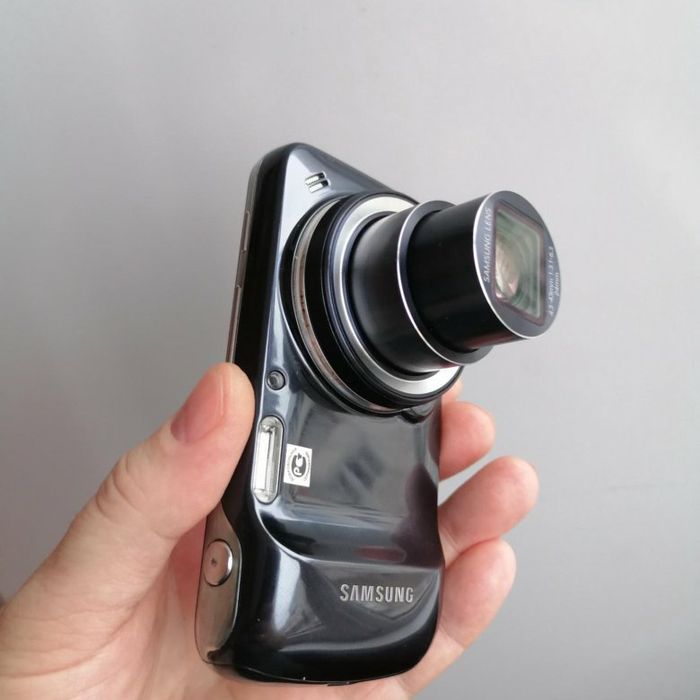 Samsung S4 ZOOM ideal