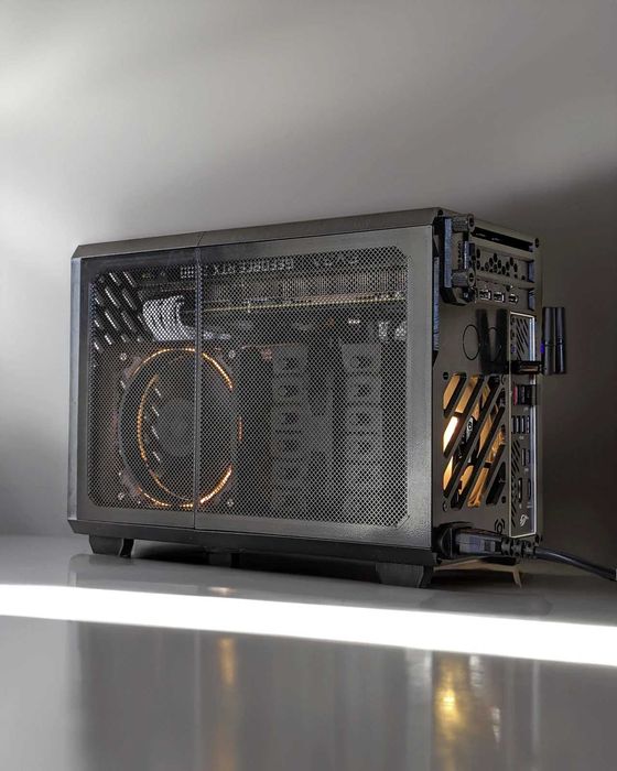 Carcasa ITX Gaming Rad 240mm GPU 2.5 slots 11.9Litrii