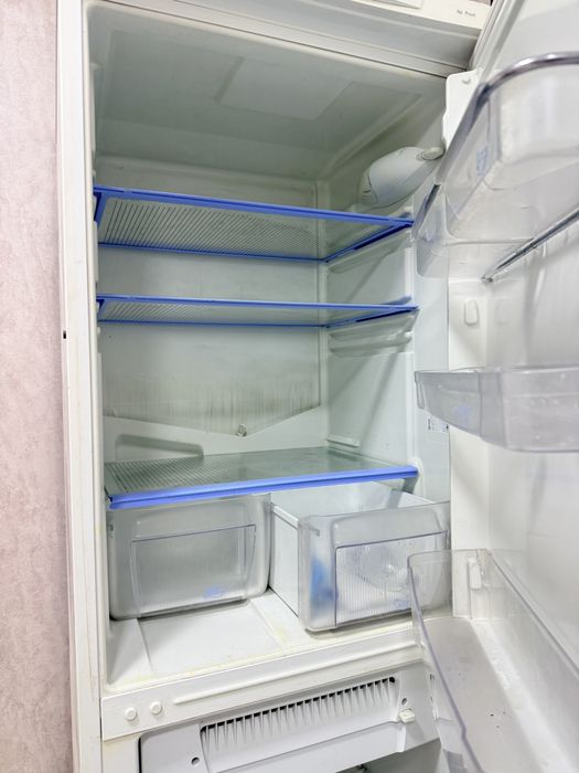 Холодильник Indesit