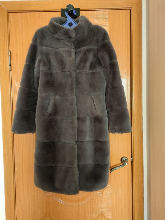 Шуба продается женская