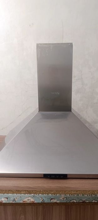 Продам кухонный витяжка хорошом состояни нурсити 1мкр