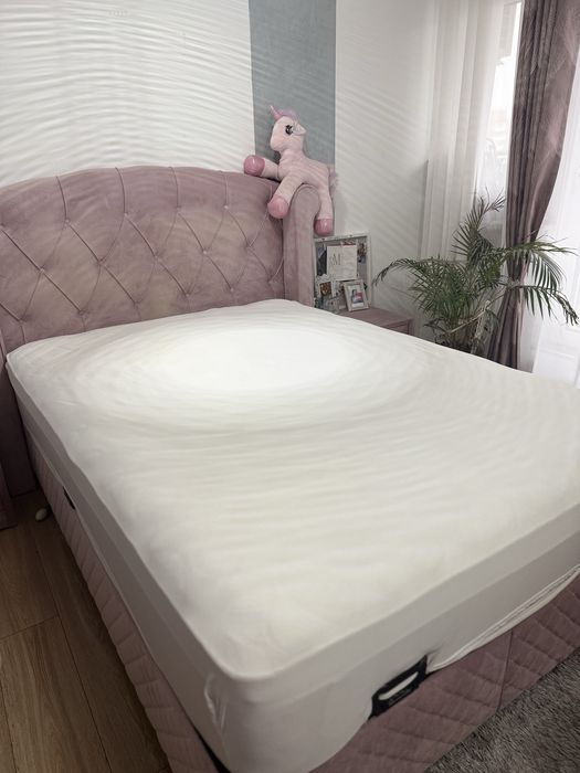Pat roz din catifea