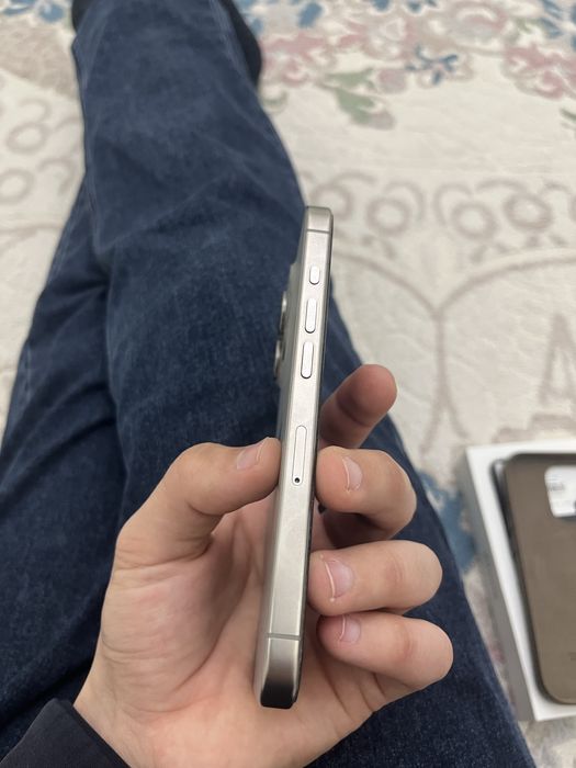 Продаю айфон 15 про