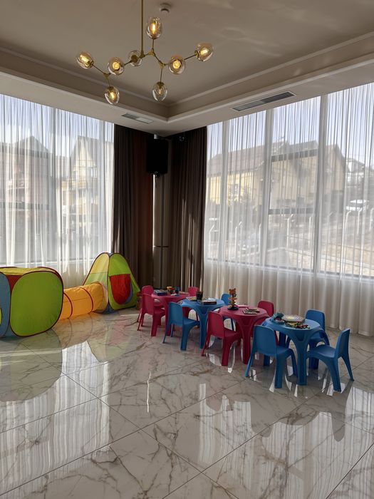 Animație- Jocuri- Pictură pe față- Colț de joacă- Tobogan gonflabil