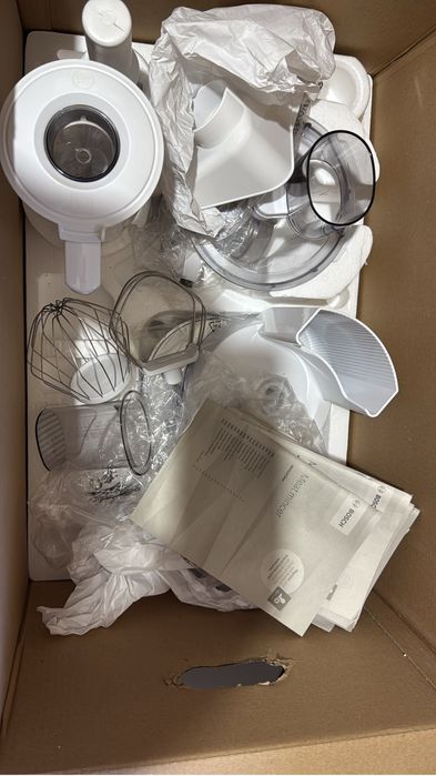 Кухонный комбайн BOSCH новый