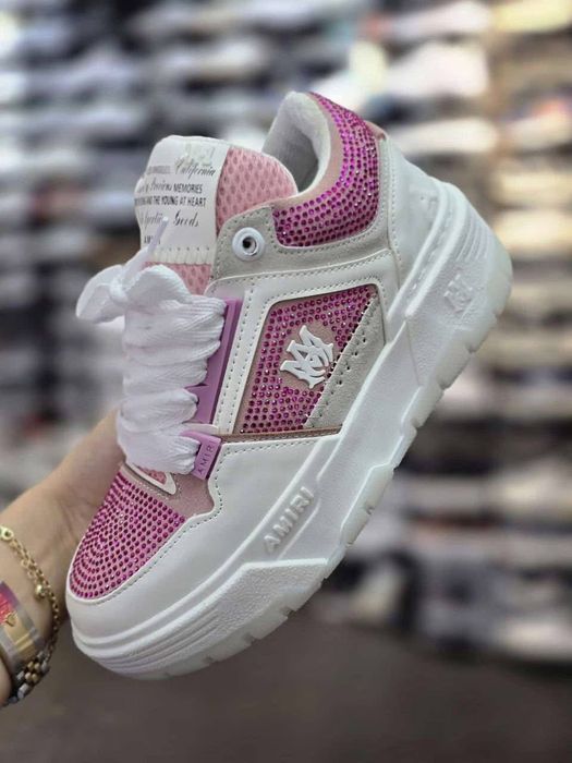 Ugg-uri diferite modele