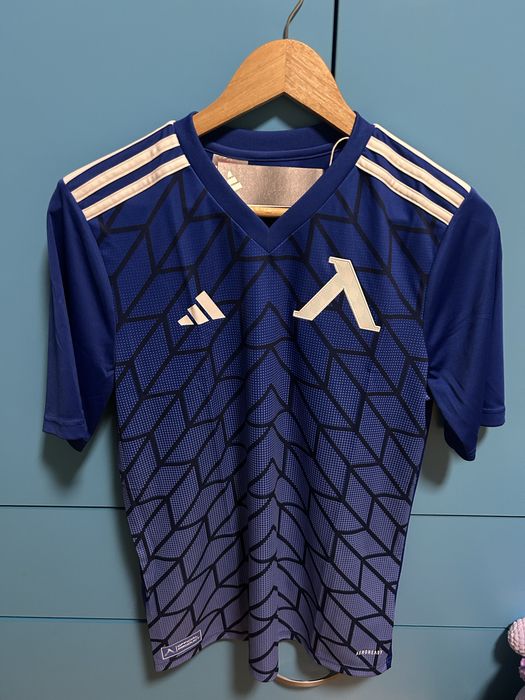 Официална мачова тениска на Левски