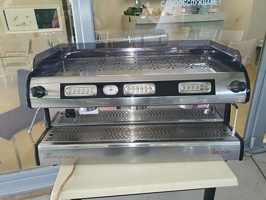 Кафемашина и кафемелачка