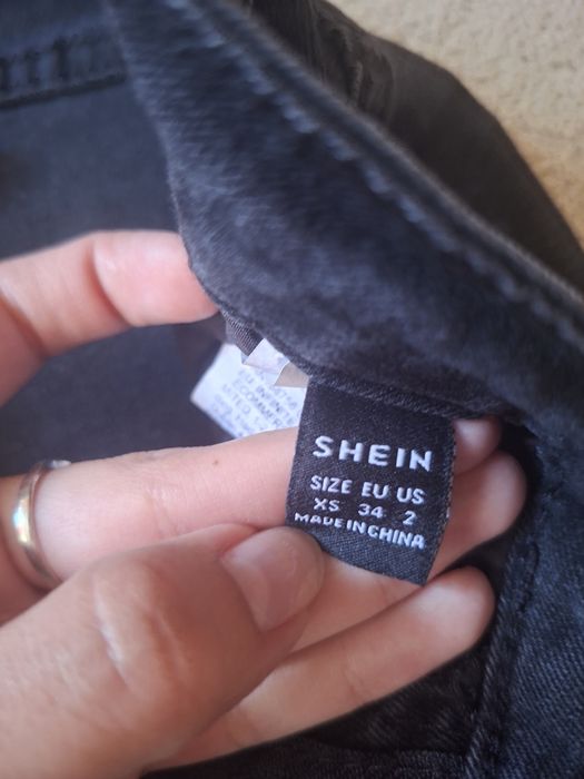 Blugi negri shein