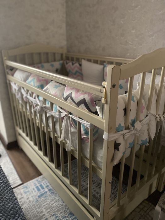 Манеж сатылады.