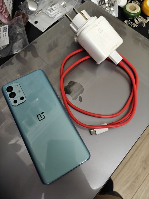 Продам OnePlus 9R