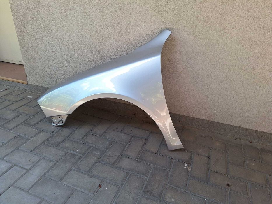 Aripa Fata Stanga Skoda Octavia 2 II An 2004-2008 Vopsita Gri Deschis