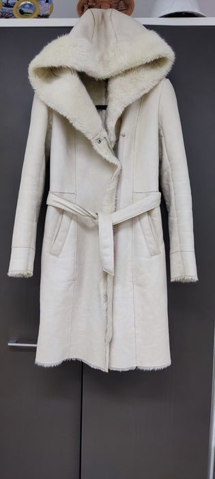 Дублёнка с капюшоном