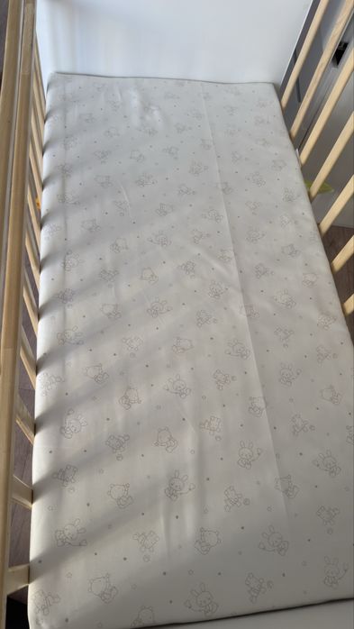 Деткая кроватка с матрасом